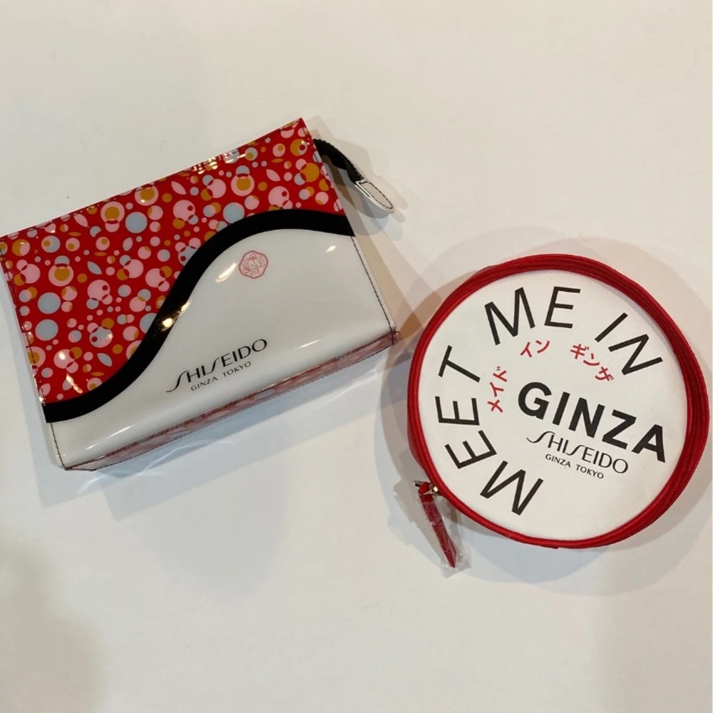 2 cosmetic bags